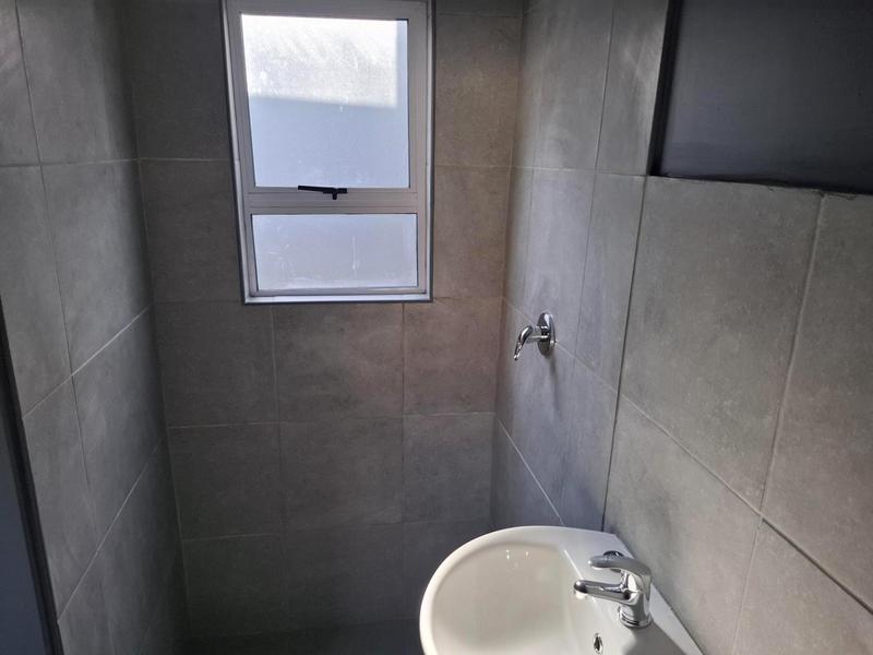 To Let 1 Bedroom Property for Rent in Maitland Western Cape